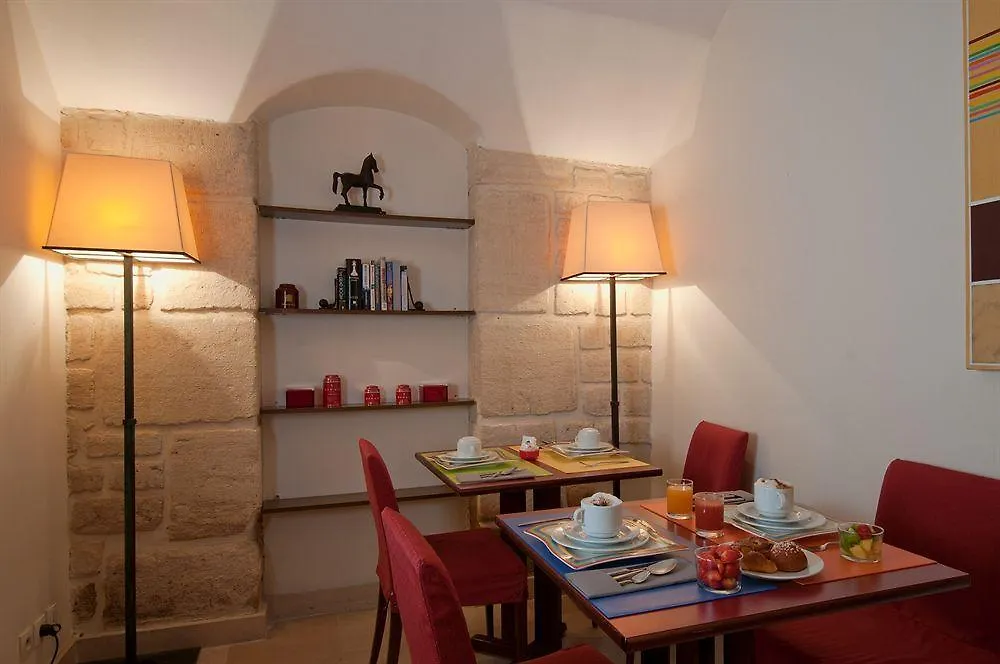 Maison Orphee Paris 4*,